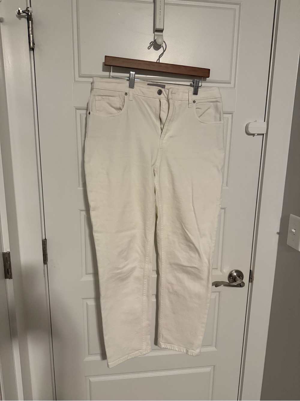 Everlane Straight-Leg High-Rise Jeans in Cream